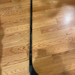 Junior Bauer Twitch Left Hand Hockey Stick P28 40 Flex (Used)