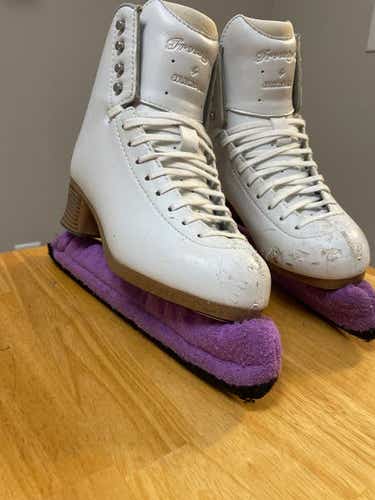 Jackson Ultima Freestyle Figure Skates B Adult 7.5 (Used)