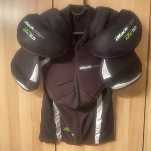 Men's Small Blackedge BE 55 Shoulder Pads