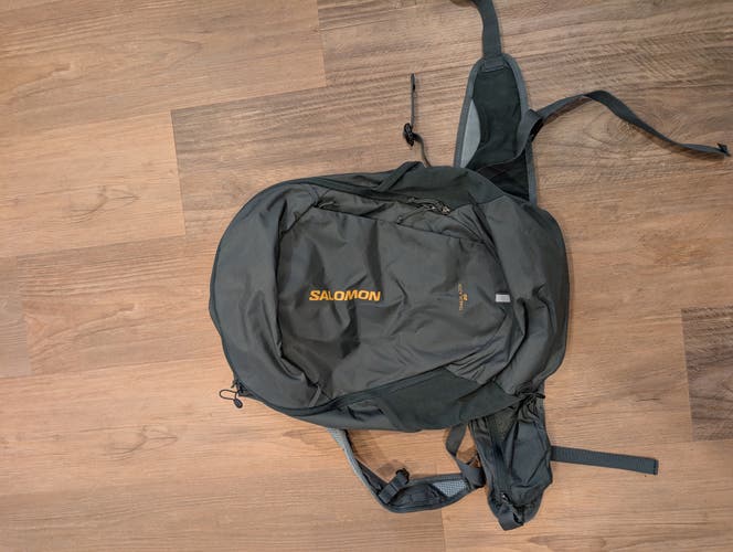 Salomon Trail Blazer 20L Backpack (Used - Like New)