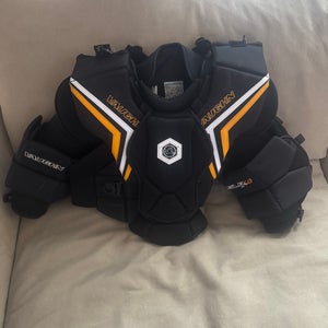 Large/Extra Large Vaughn SLR4 Goalie Chest Protector (Used)