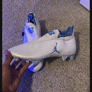 Men's Size M 10.5 (W 11.5) Air Jordan Mid Top (Used)