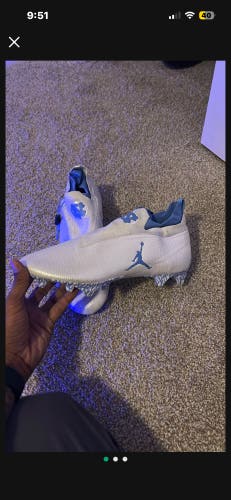 Men's Size M 10.5 (W 11.5) Air Jordan Mid Top (Used)