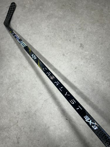 75 Flex P28M Senior True Catalyst 9x3 Right Hand Hockey Stick Pro Stock (New)
