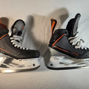 Easton Mako Hockey Skates : 7.5 D : Ultra Rare - Excellent "Like New" Shape
