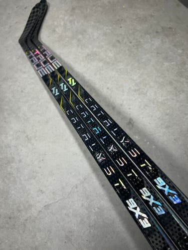 3 Pack 75 Flex P28M Senior True Catalyst 9x3 Right Hand Hockey Stick Pro Stock (New)