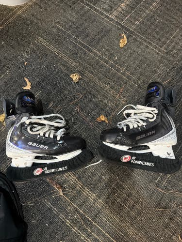 Bauer Vapor Flylite skates Size 6 Fit 3