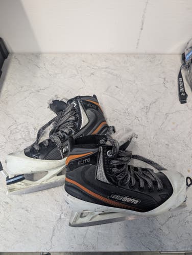 Bauer Elite Hockey Goalie Skates Size 4 (Used)