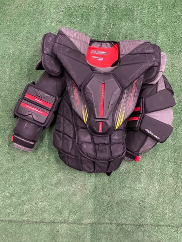 Senior Medium Bauer Vapor Hyperlite 2 Goalie Chest Protector (Used)