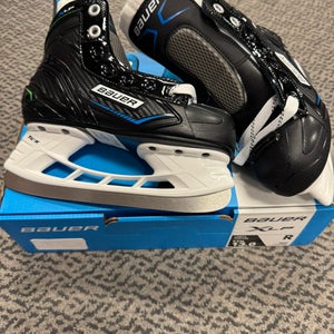 Bauer Youth XLP Hockey Skates Regular Width 13 (New)