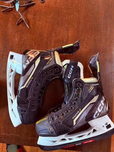 CCM Tacks AS-590 Hockey Skates Wide Width 7 (New)
