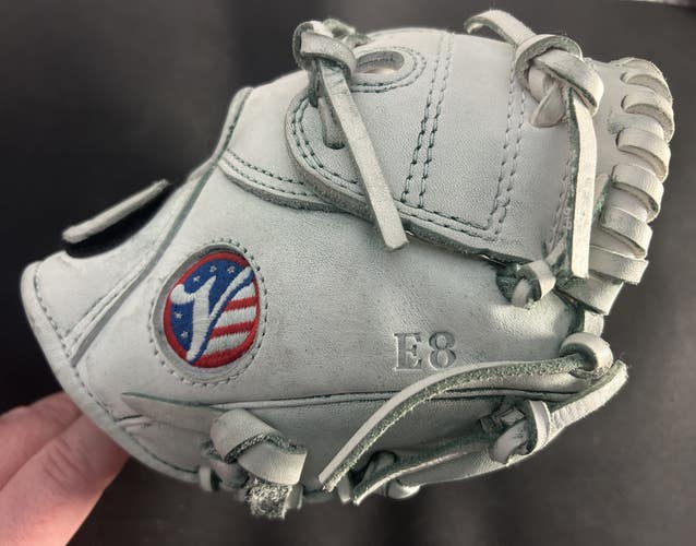 Valle E8 Infield Training Glove (RH: 8") (Used)