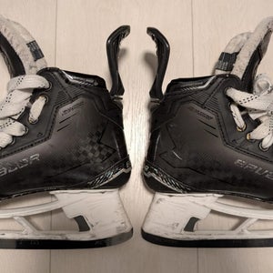 Bauer Supreme Shadow Skates Size 5.5 Fit2 (Used)