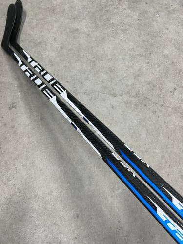 2 Pack 75 Flex Custom P28 Senior True XC9 Right Hand Hockey Stick Pro Stock (New)