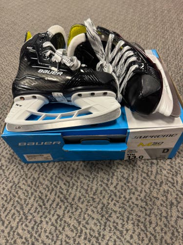 Bauer Youth Supreme M50 Pro Hockey Skates Regular Width 13 (New)