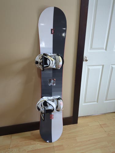 Dc Shoes Mega Snowboard 149cm With Burton Bindings L.