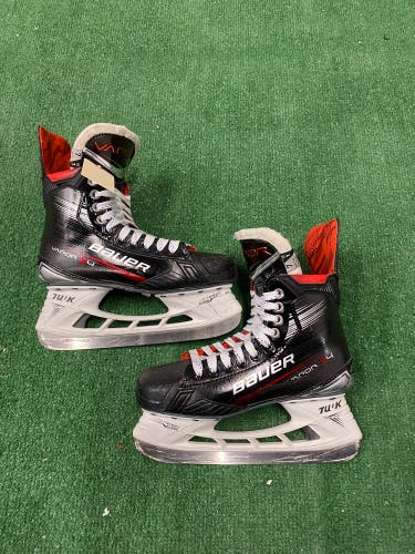 Senior Bauer Vapor X4 Hockey Skates 7 (Used)