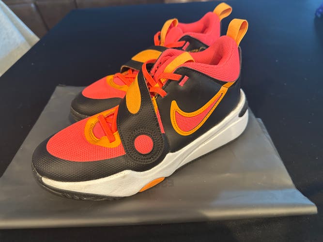 Kid's 6Y (Big Kids / Youth) Nike Shoes (Used)