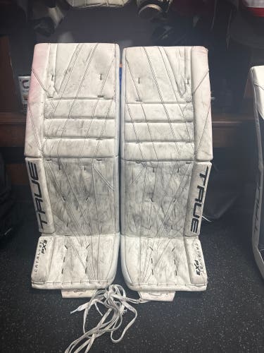 33" True Catalyst PX3 Goalie Leg Pads Pro Stock (Used)