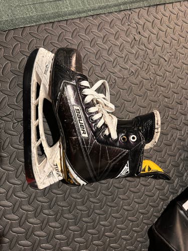 Bauer Supreme Ignite Pro+ Hockey Skates Regular Width 11 (Used)