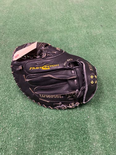 Wilson A1540 RH Catcher's Softball Glove 34" (Used)