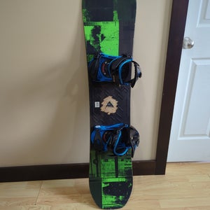 135cm Burton Radius board with Burton bindings size Small fit 5-7.