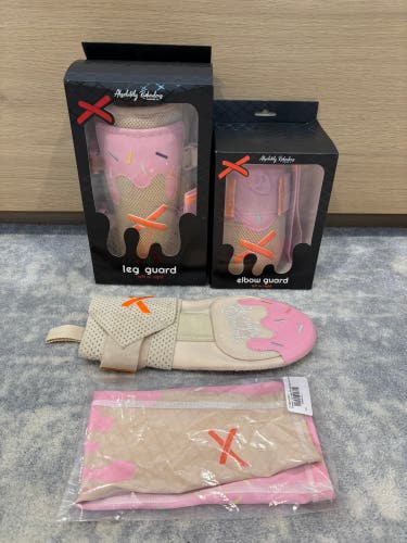 Absolutely Ridiculous Strawberry Ice Cream (Full set)