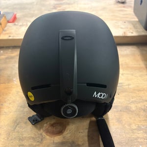 Medium Oakley MOD1 Pro Helmet (Used)