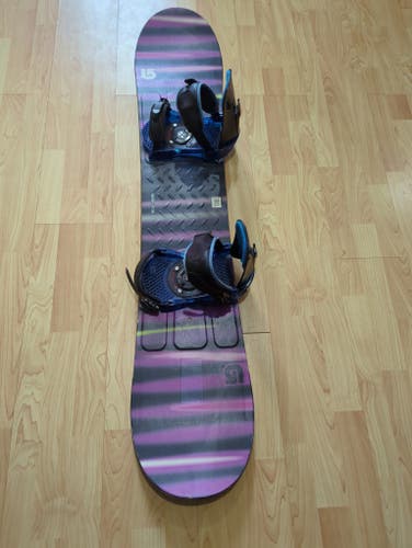Burton LTR-L snowboard 138cm with Burton bindings size s/m fit 5-8 beginner to intermediate.