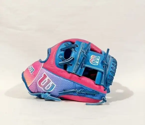 Wilson Love the Moment A2000® 11.5” Infield Baseball Glove, Limited Edition