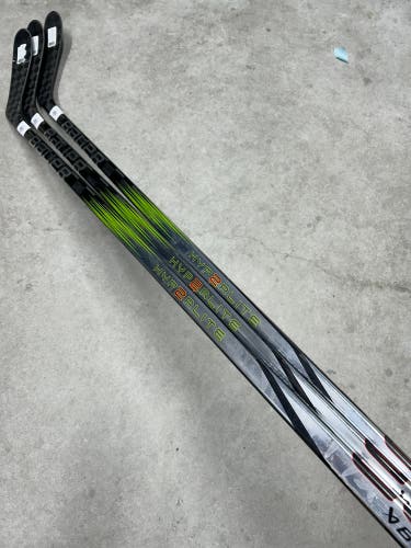 3 Pack 87 Flex P28 Senior Bauer Vapor Hyperlite2 Right Hand Hockey Stick (New) Pro Stock