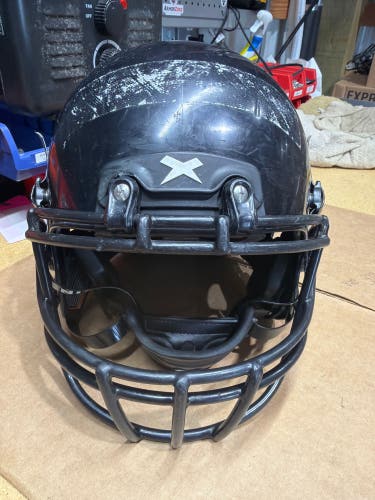 USED XENITH X2E+ YOUTH FOOTBALL HELMET - MEDIUM - BLACK