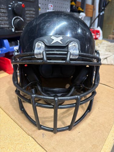 USED XENITH X2E+ YOUTH FOOTBALL HELMET - MEDIUM - BLACK