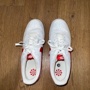 Men's Size M 12.0 Nike Shoes (Used)