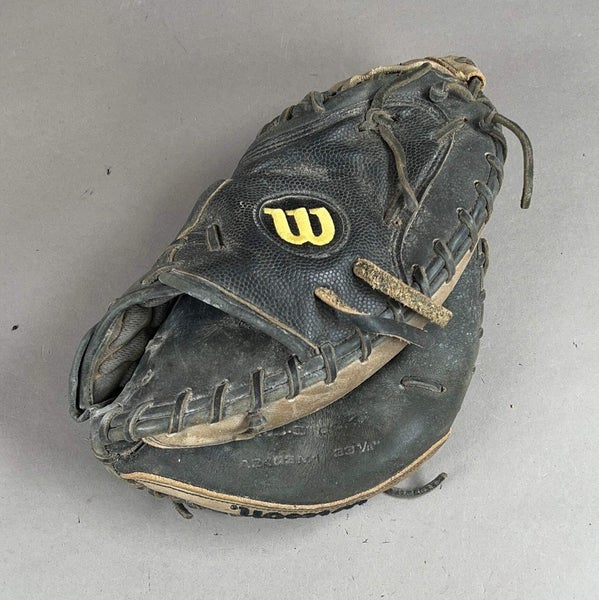 Wilson A2000 33.5"" Right Hand Thrower Catchers Mitt