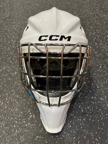 CCM Axis F5 Goalie Mask JUNIOR