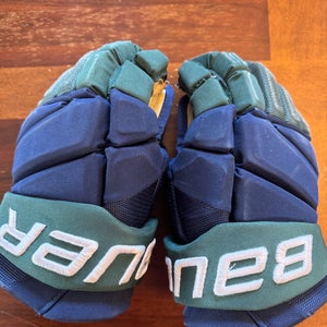 Bauer Vapor Hyperlite Gloves 13" Pro Stock (Used)