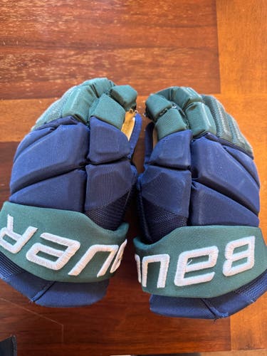 Bauer Vapor Hyperlite Gloves 13" Pro Stock (Used)