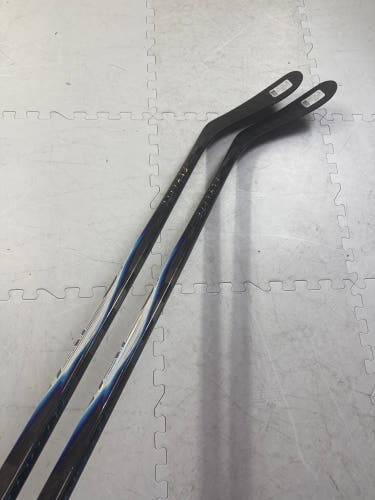 2 Pack-Senior Bauer Vapor Flylite Right Handed Hockey Stick P28 77 Flex (New)