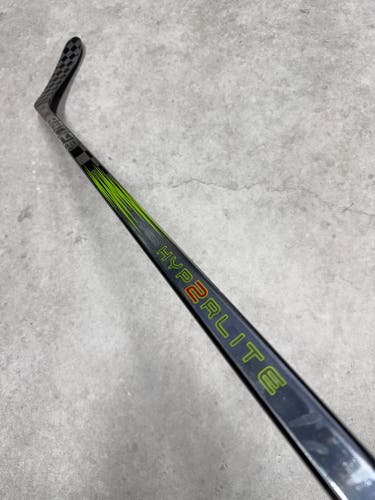 87 Flex P28 Senior Bauer Vapor Hyperlite 2 Right Hand Hockey Stick (New)