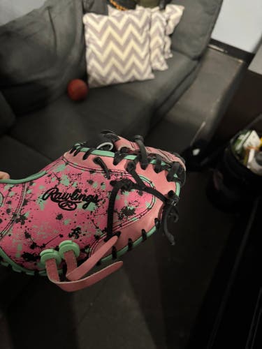 Rawlings Heart of the Hide RH Catcher's Baseball Glove 33.5" (Used)