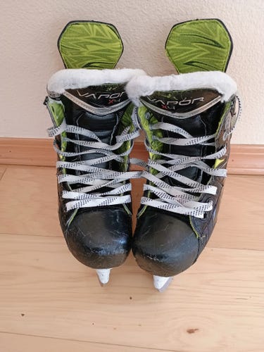 Youth Bauer Vapor X4 Hockey Skates Regular Width Y12 (Used)