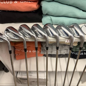 Men's 2025 Mizuno JPX 925 Hot Metal HL Right Handed Iron Set Regular Flex 8 Pieces Steel Shaft (Used