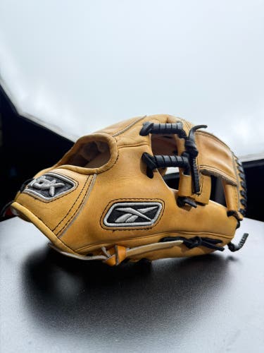 Reebok vr6000 RH Infield Baseball Glove 11" (New)