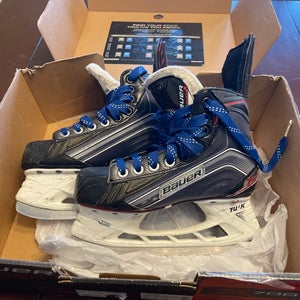 Bauer Vapor X700 Sz 3.5 Hockey Skates