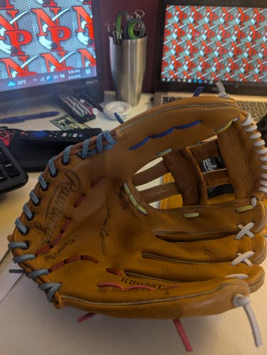 Outfield RH Rawlings RBG 58T Baseball Glove 12.5" (Used)