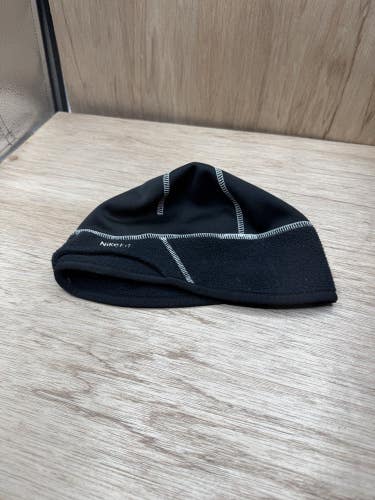 Nike Running Beanie Hat Womens Black Fleece Ponytail Port Hole Winter NikeFit
