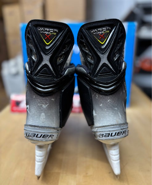 Li 4183 Bauer Vapor HyperLite PRO STOCK Hockey Skates - Senior 7 (Good ...