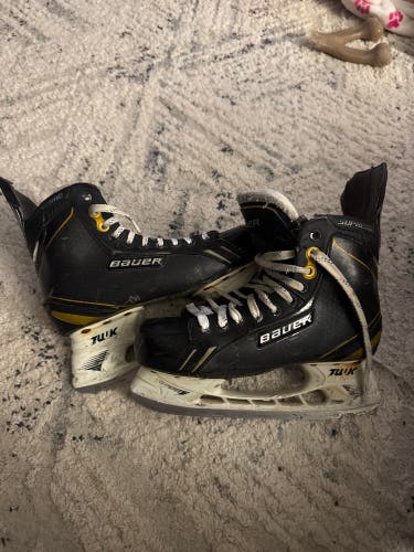Bauer Supreme One.7 Hockey Skates Regular Width 8 (Used)