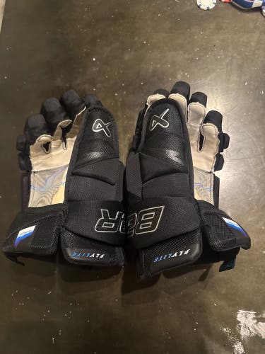BARELY USED Bauer Vapor Flylite Gloves 14"
